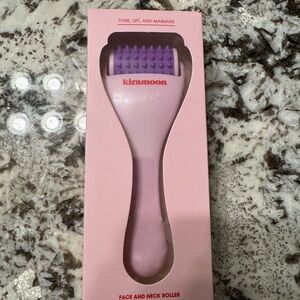 NWT Kiramoons Face and Neck Roller - Purple